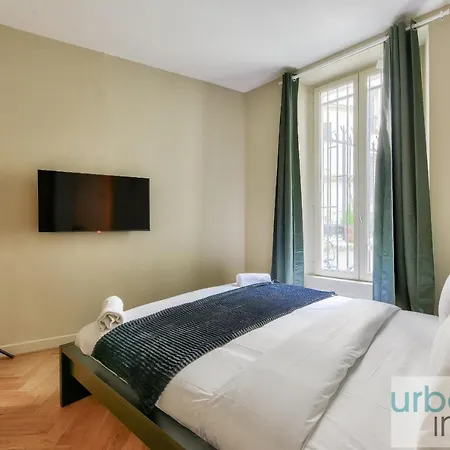 Apartment Urban Flat 171 - Sublime 3bdr Flat - Triangle D Or Paris