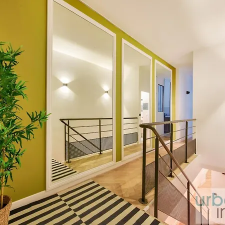 Urban Flat 171 - Sublime 3bdr Flat - Triangle D Or